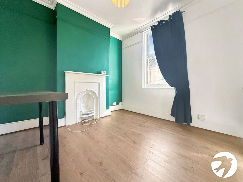 Property photo 3 of 10 Picture No. 15