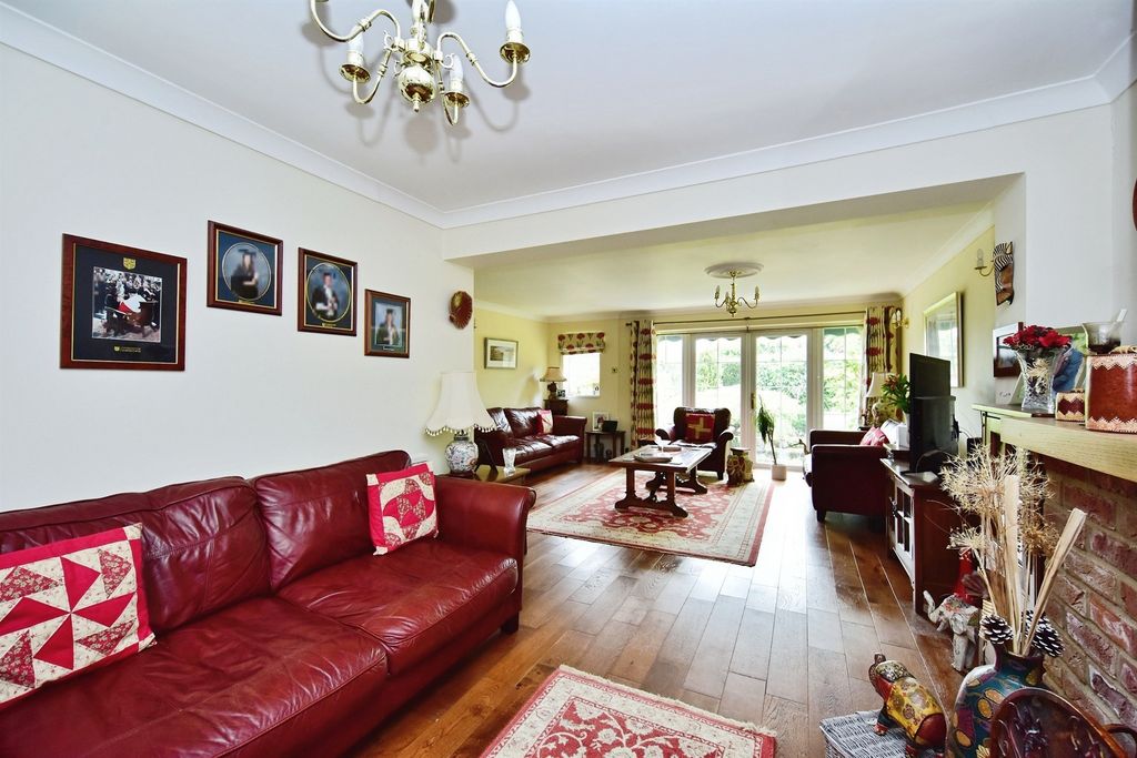 Property photo 2 of 18