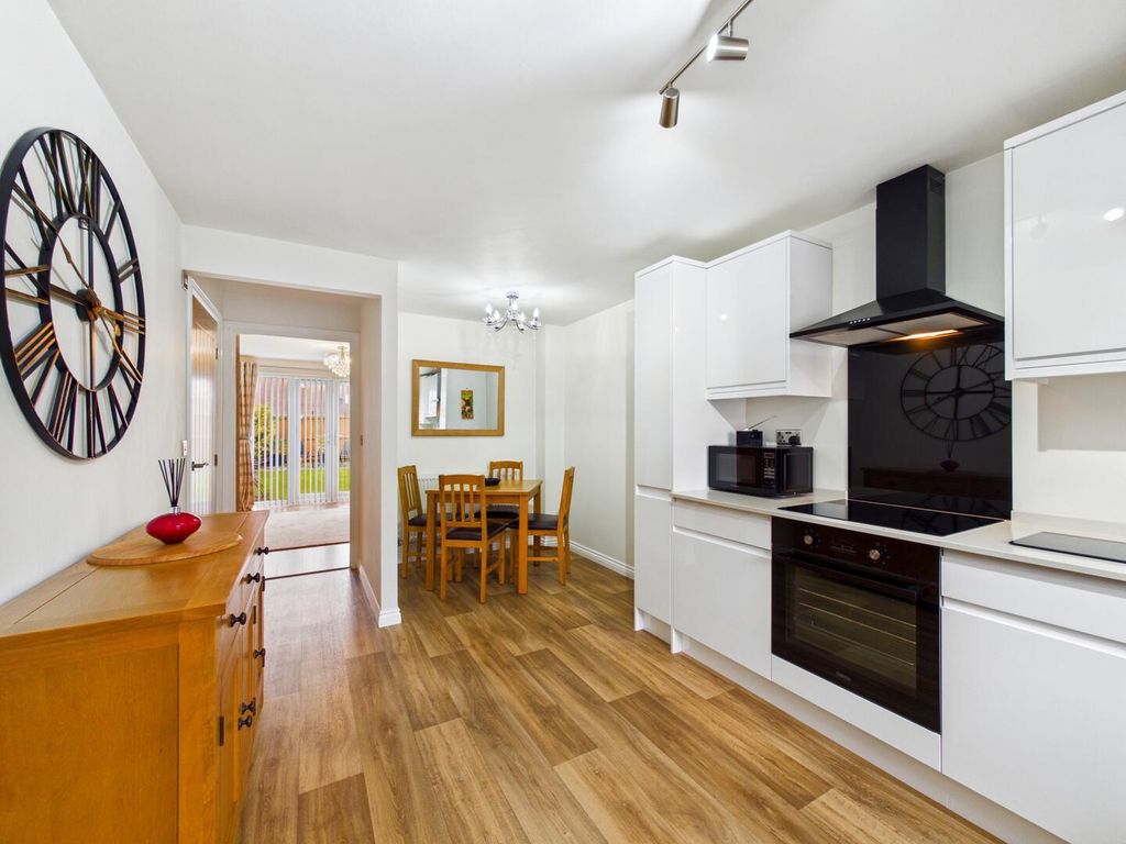 Property photo 3 of 14 Kitchen