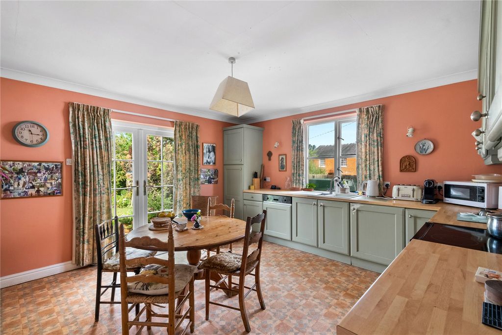 Property photo 2 of 17 Picture No. 05