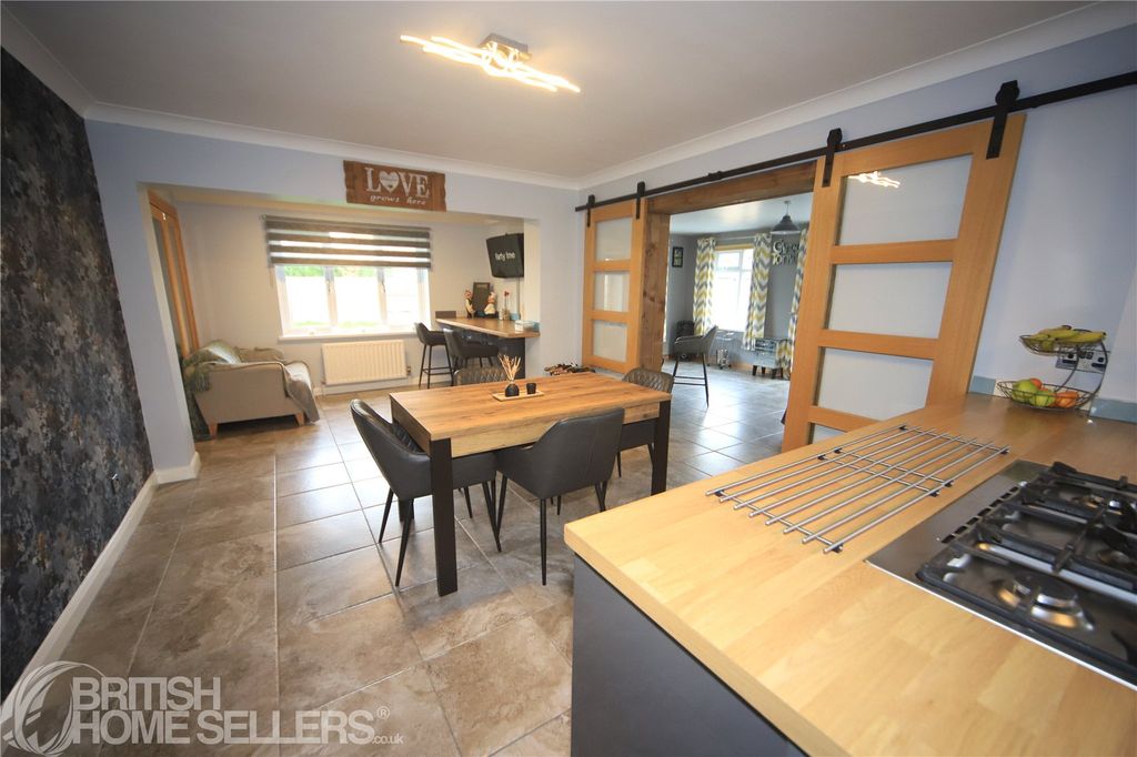 Property photo 3 of 31 Picture No. 22