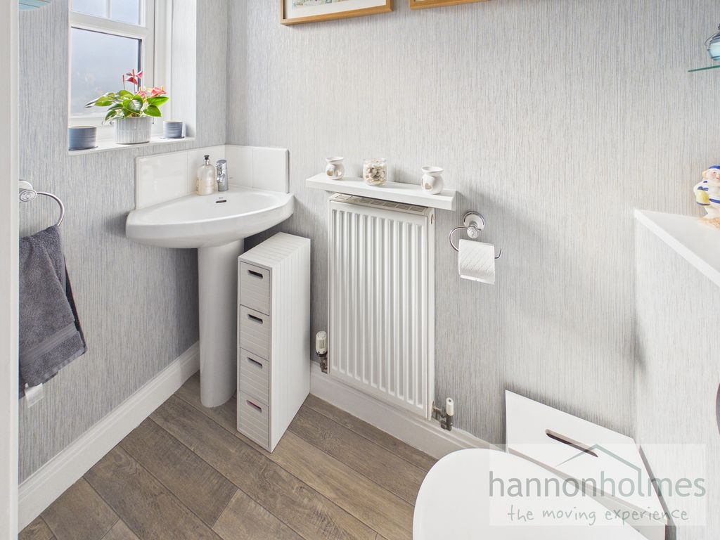 Property photo 3 of 38 Cam05283G0-Pr0164-Still019