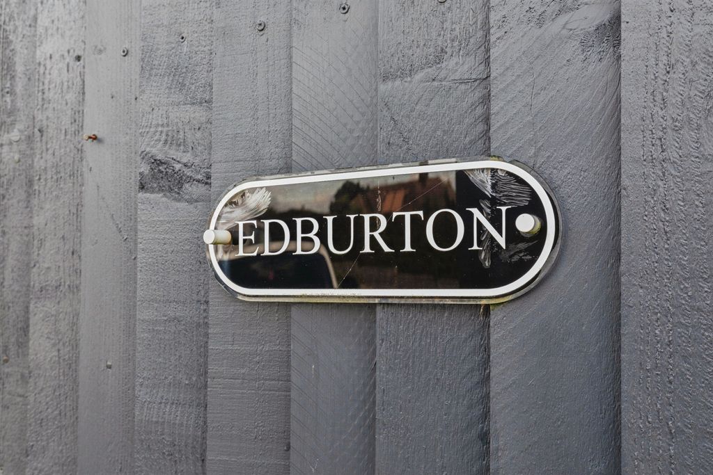 Property photo 2 of 23