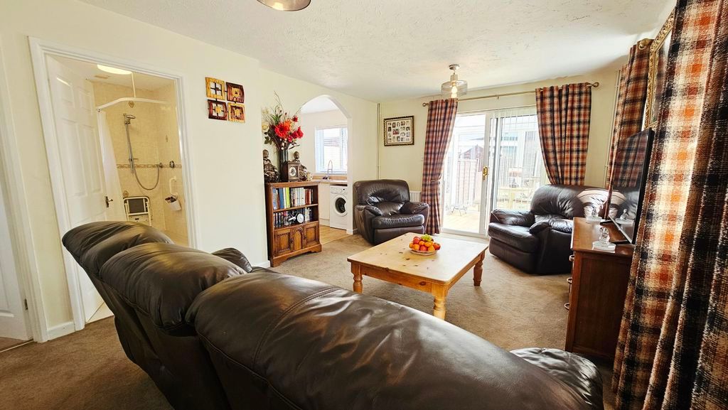 Property photo 3 of 17 Photo 11