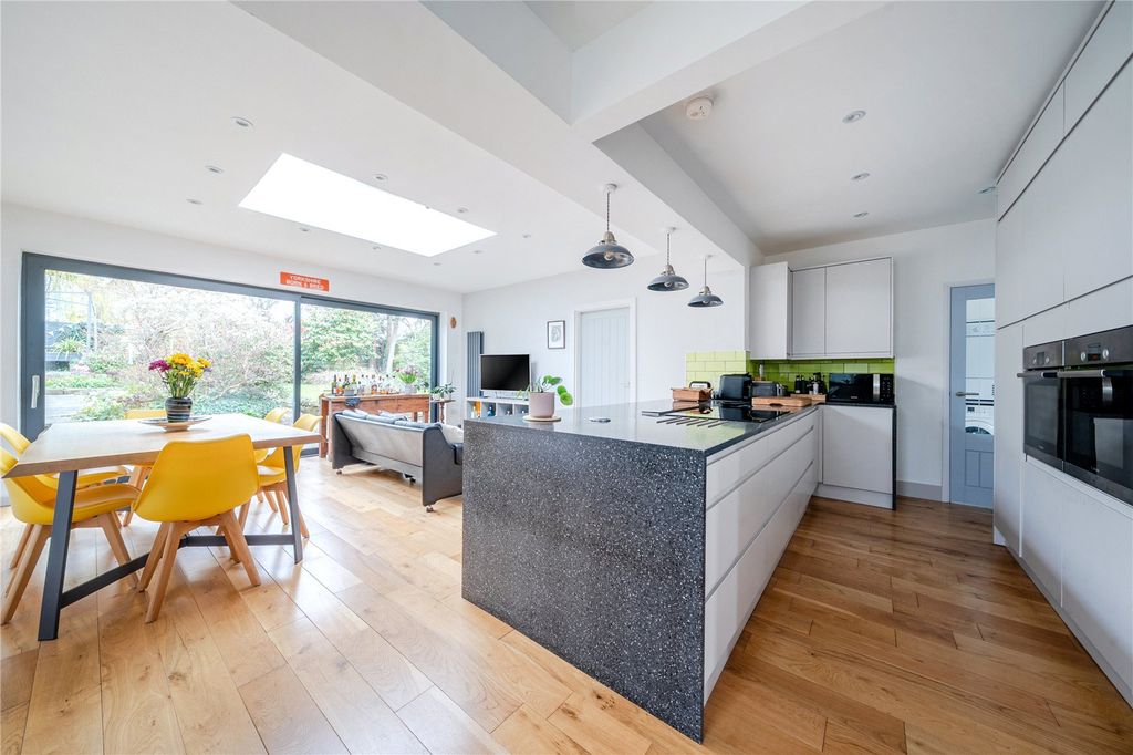 Property photo 3 of 32 Picture No. 19