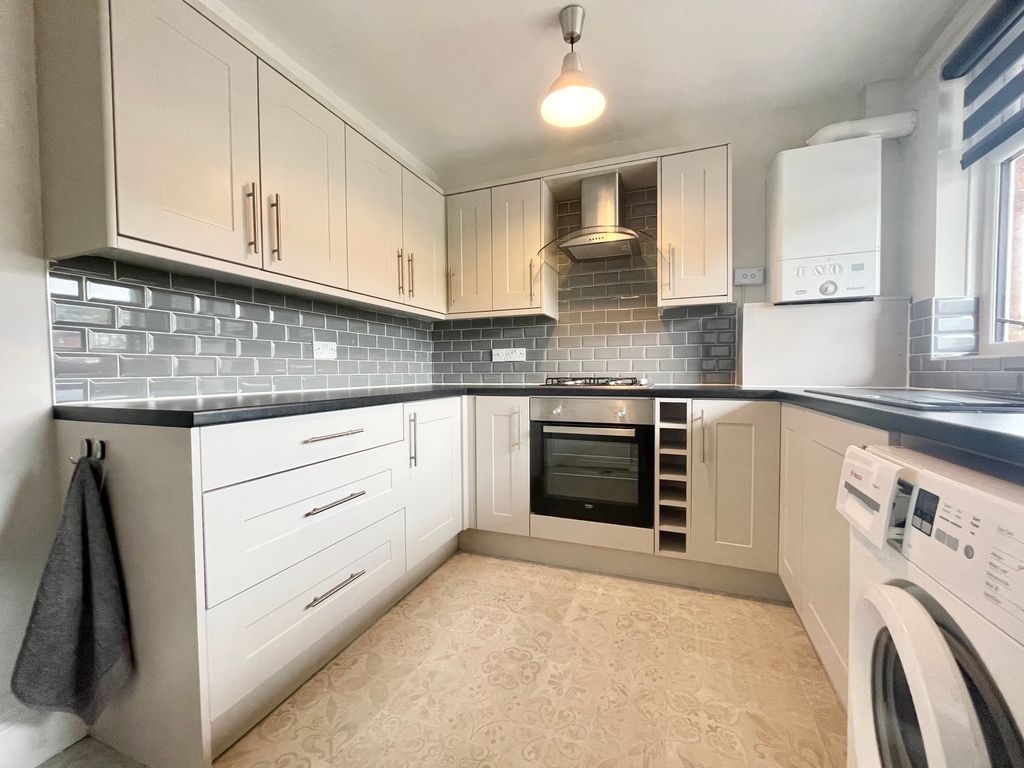 Property photo 3 of 21