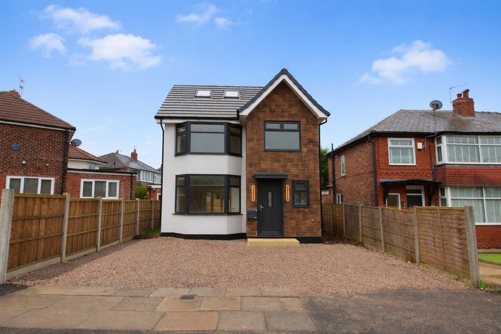 Property photo 1 of 31 Modern House In Suburban Setting.Png