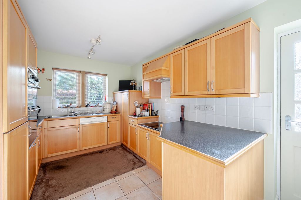 Property photo 2 of 24