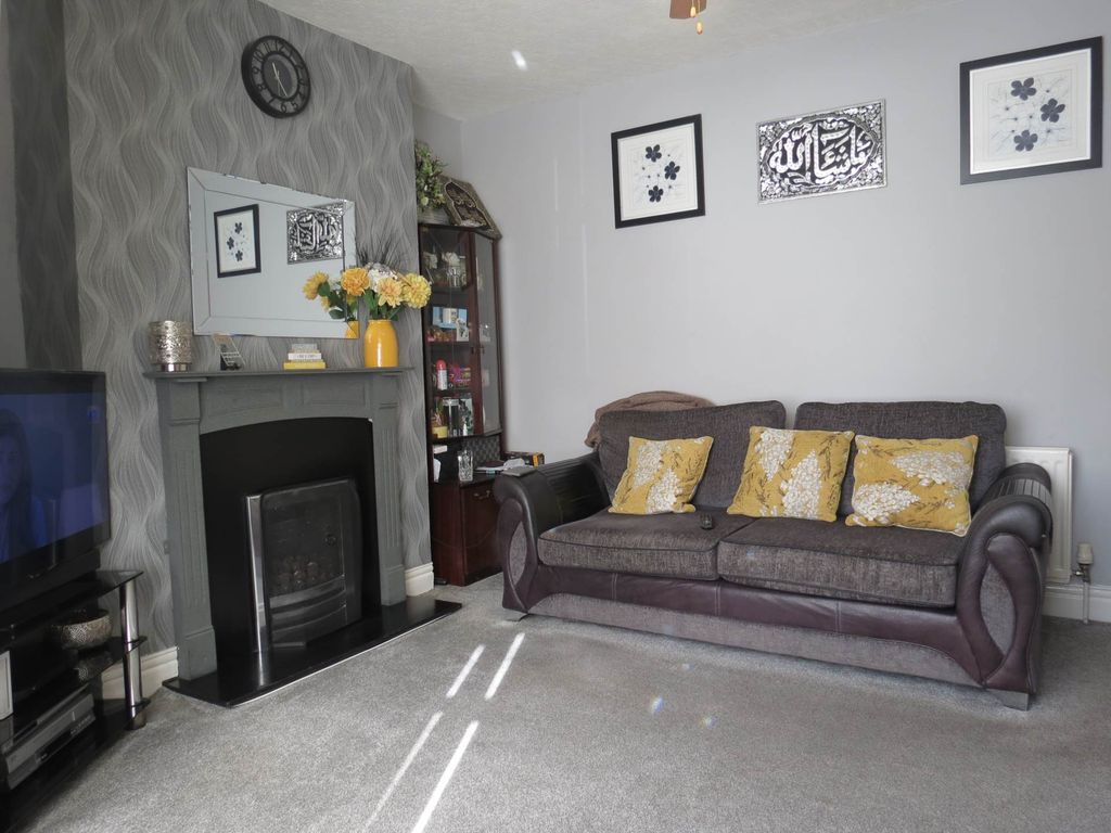 Property photo 3 of 17