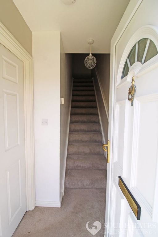 Property photo 2 of 21 Entrance