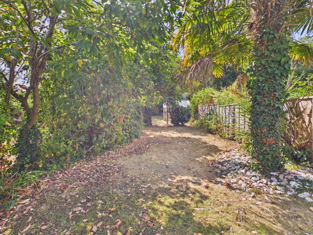 Property photo 3 of 19