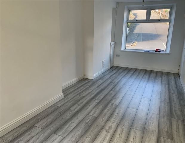 Property photo 3 of 11 Lounge 1