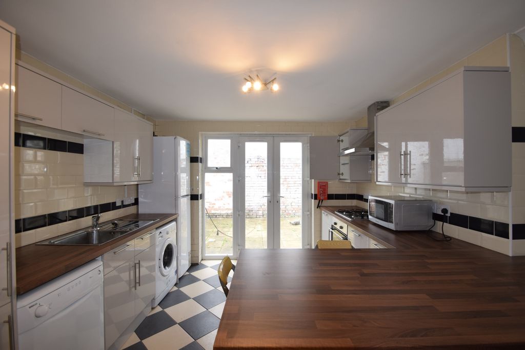 Property photo 2 of 8 Photo 2