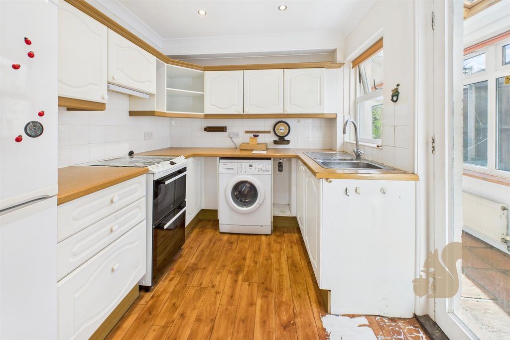 Property photo 2 of 19 Kitchen