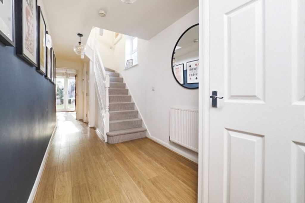 Property photo 2 of 21