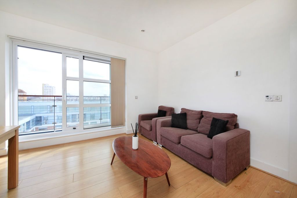 Property photo 2 of 12