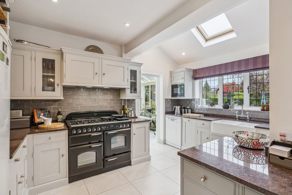 Property photo 2 of 24