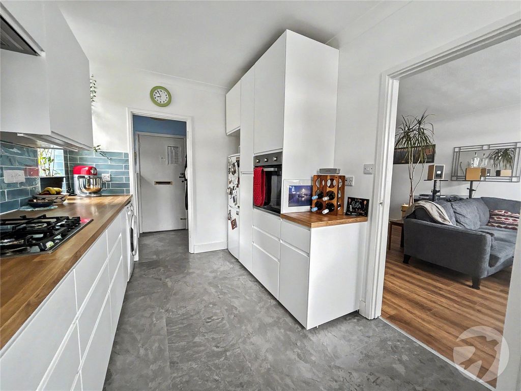 Property photo 1 of 28 Picture No. 24