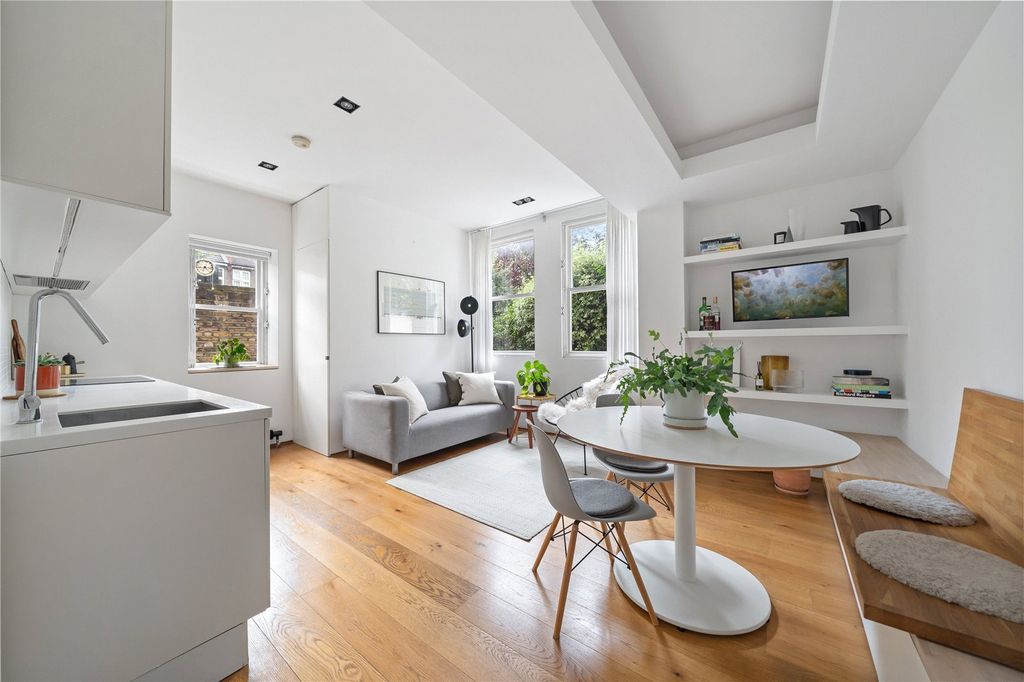 Property photo 1 of 8
