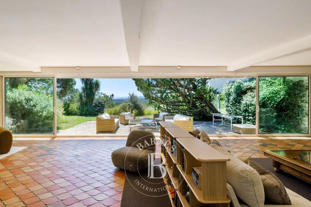 Property photo 1 of 34 Saint Martin De Seignanx, Magnificent 1970S Property With Mountain Views