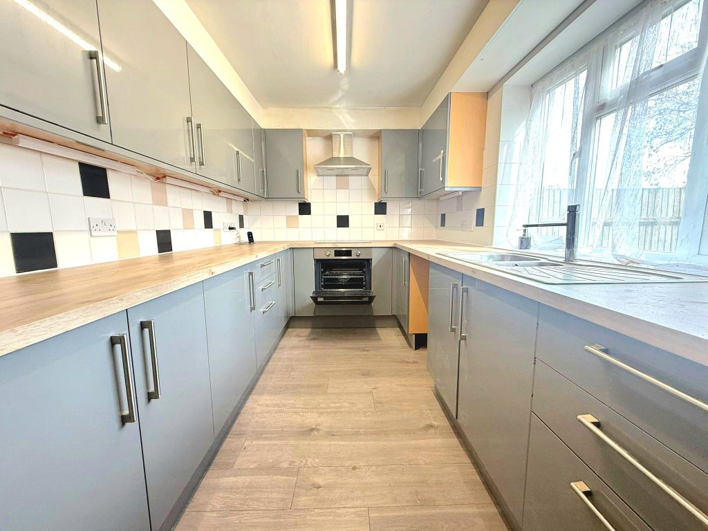 Property photo 2 of 7 5