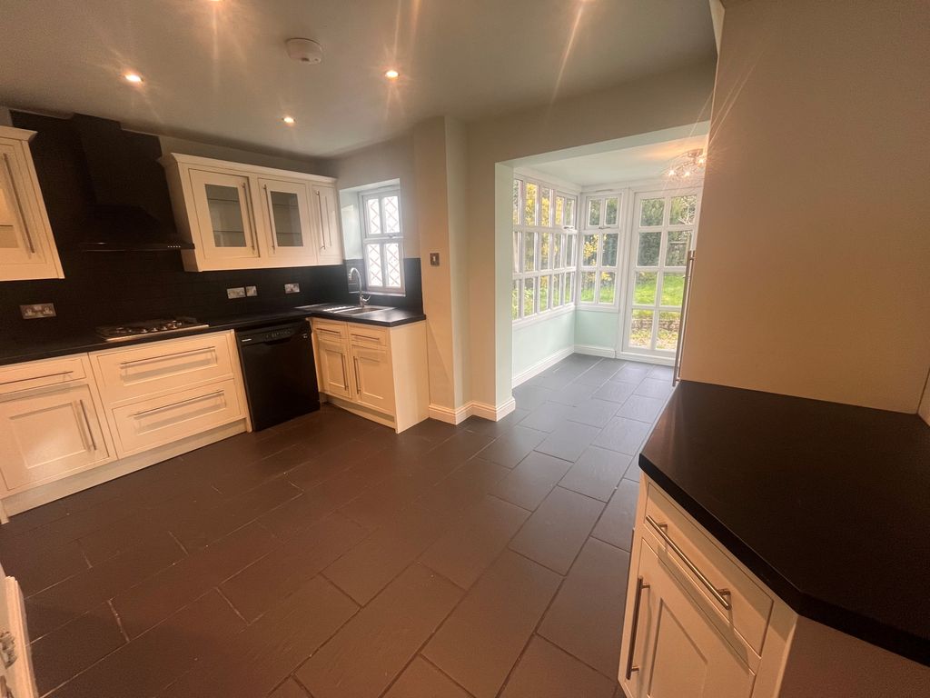 Property photo 2 of 17 Image