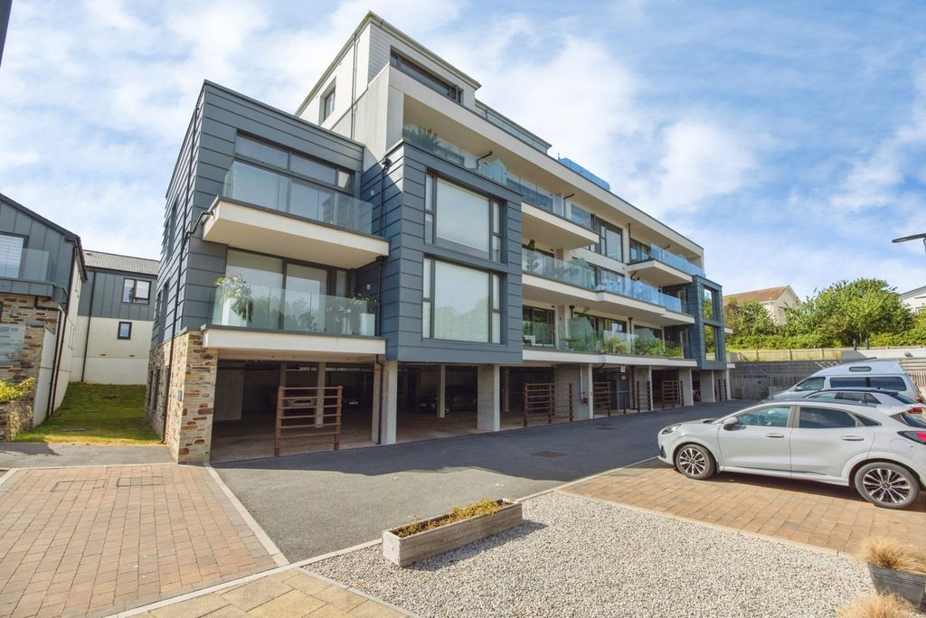 Property photo 1 of 20 Pbox-Img.Jpg