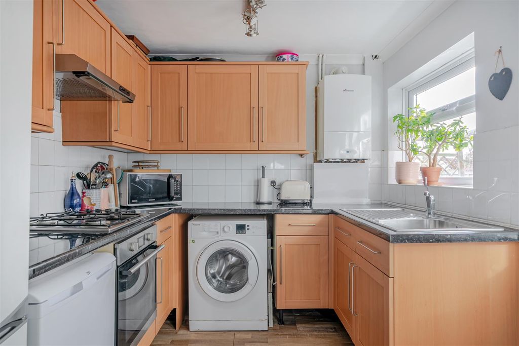 Property photo 3 of 23 1372730-8-6900d022E5E02.Jpg