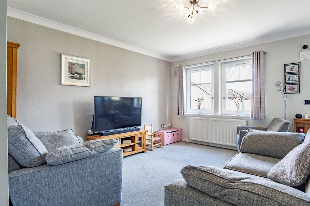 Property photo 2 of 37