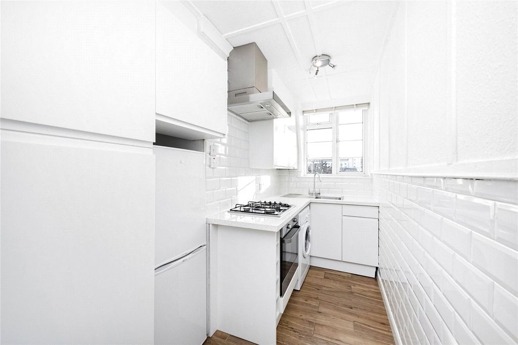 Property photo 2 of 8 Kitchen