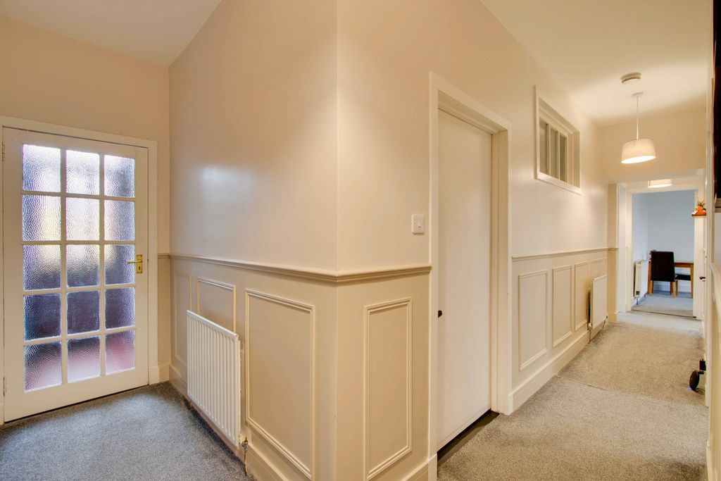 Property photo 3 of 32