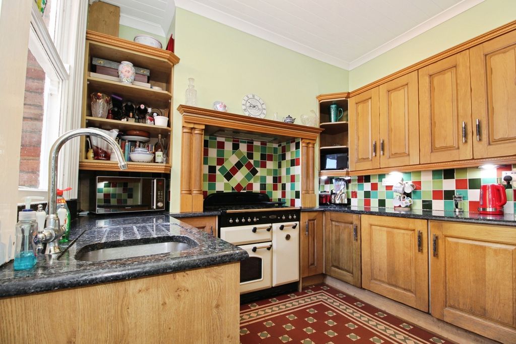 Property photo 3 of 19 Photo