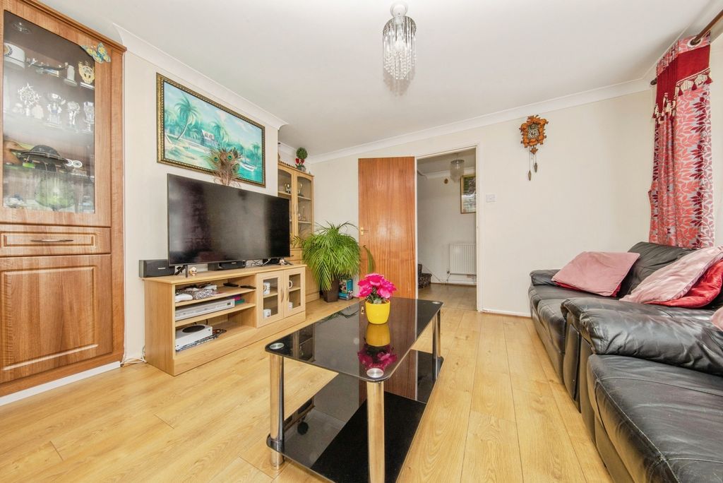 Property photo 3 of 18 Pbox-Img.Jpg