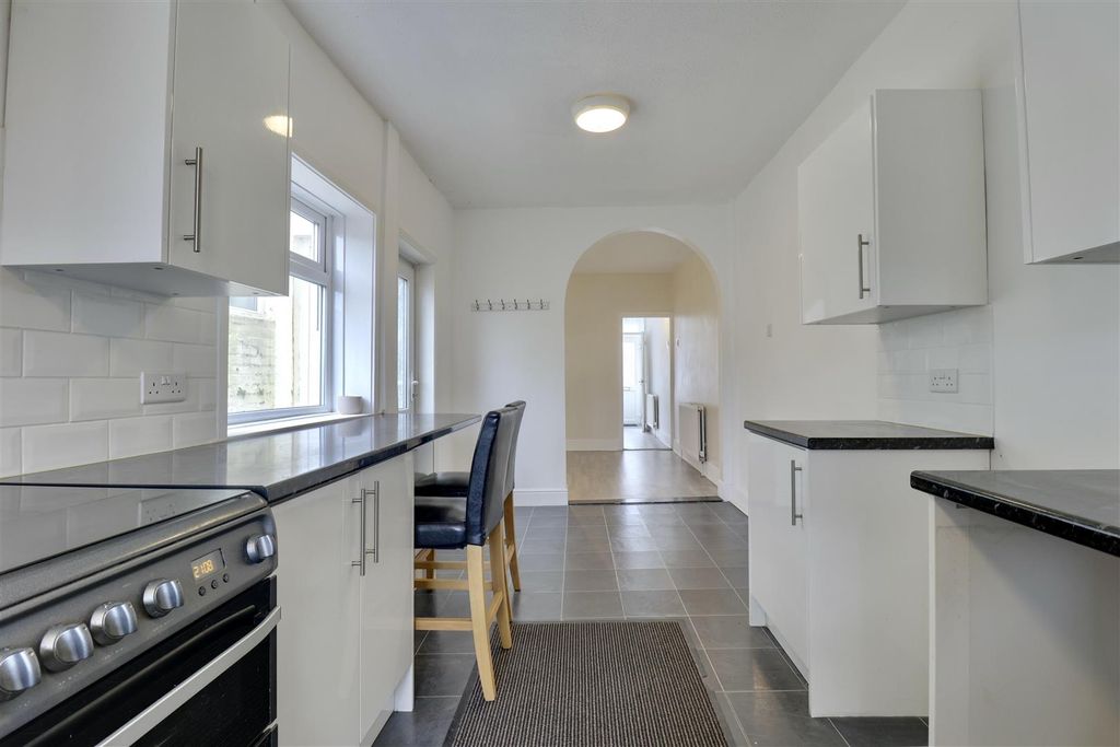 Property photo 2 of 19 Cbf10118-E452-4104-Bc51-6713Dcbbe579_1_201_A.Jpeg