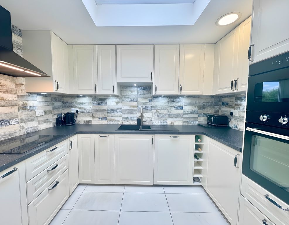 Property photo 3 of 17 4257396