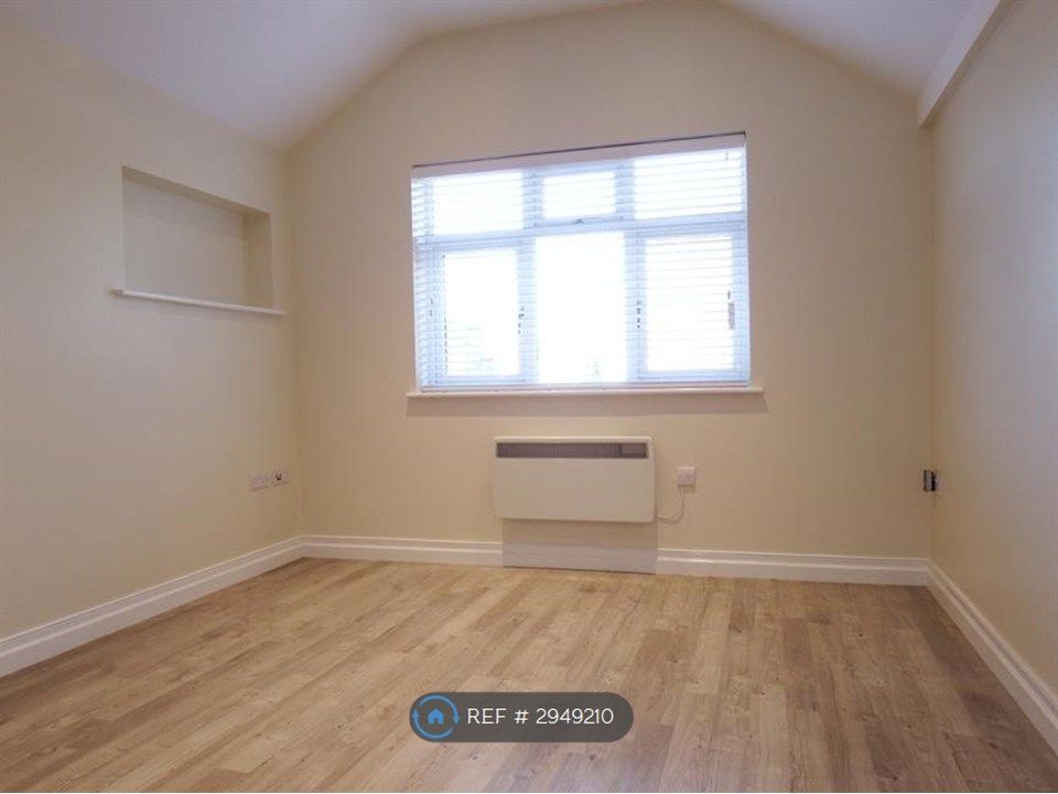Property photo 2 of 6 Living Room