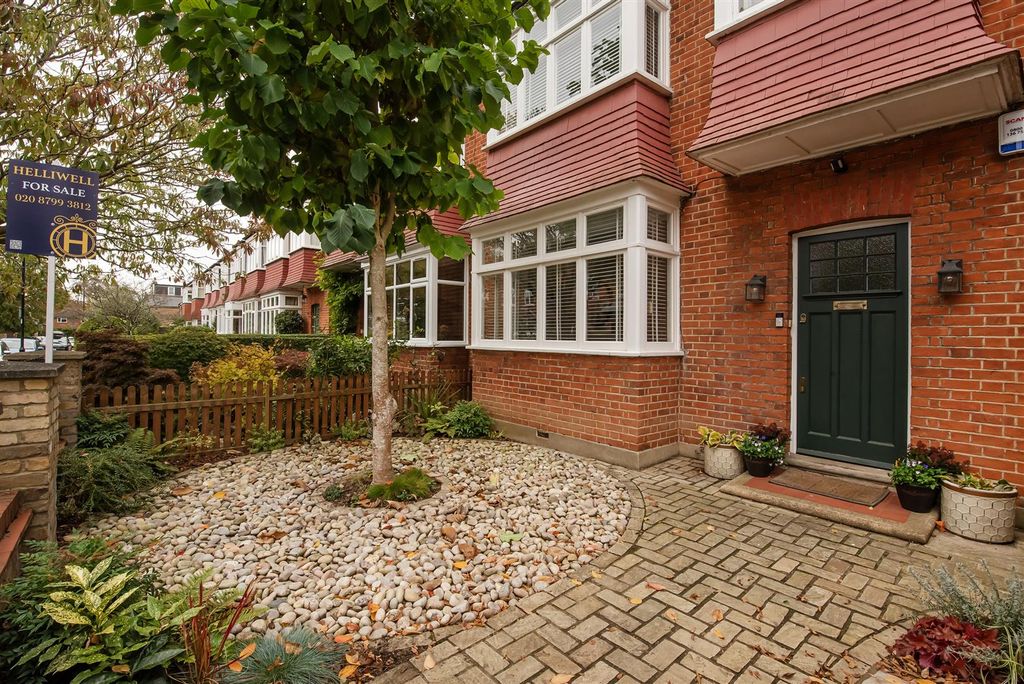 Property photo 1 of 28 Helliwell & Co