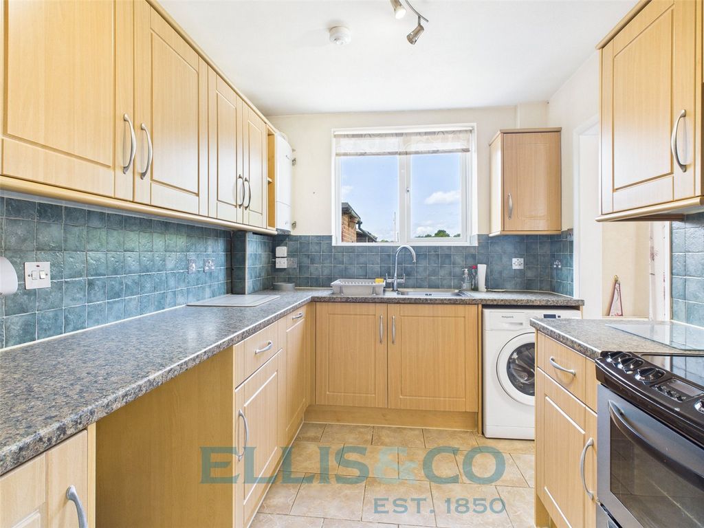 Property photo 2 of 12 Picture No. 05