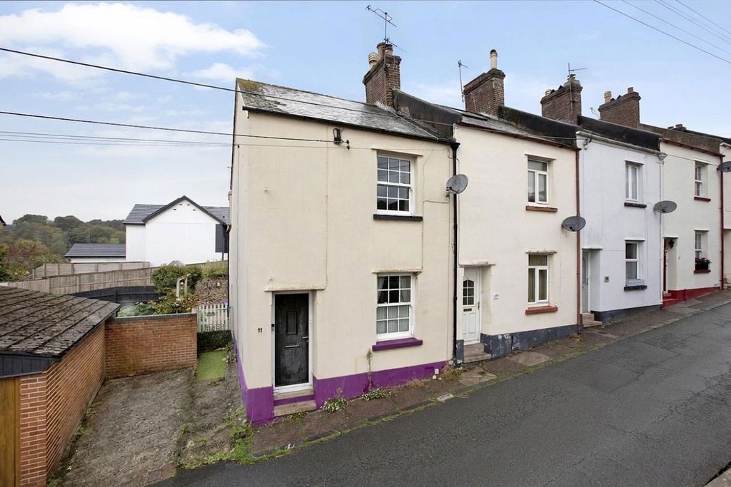 Property photo 1 of 18