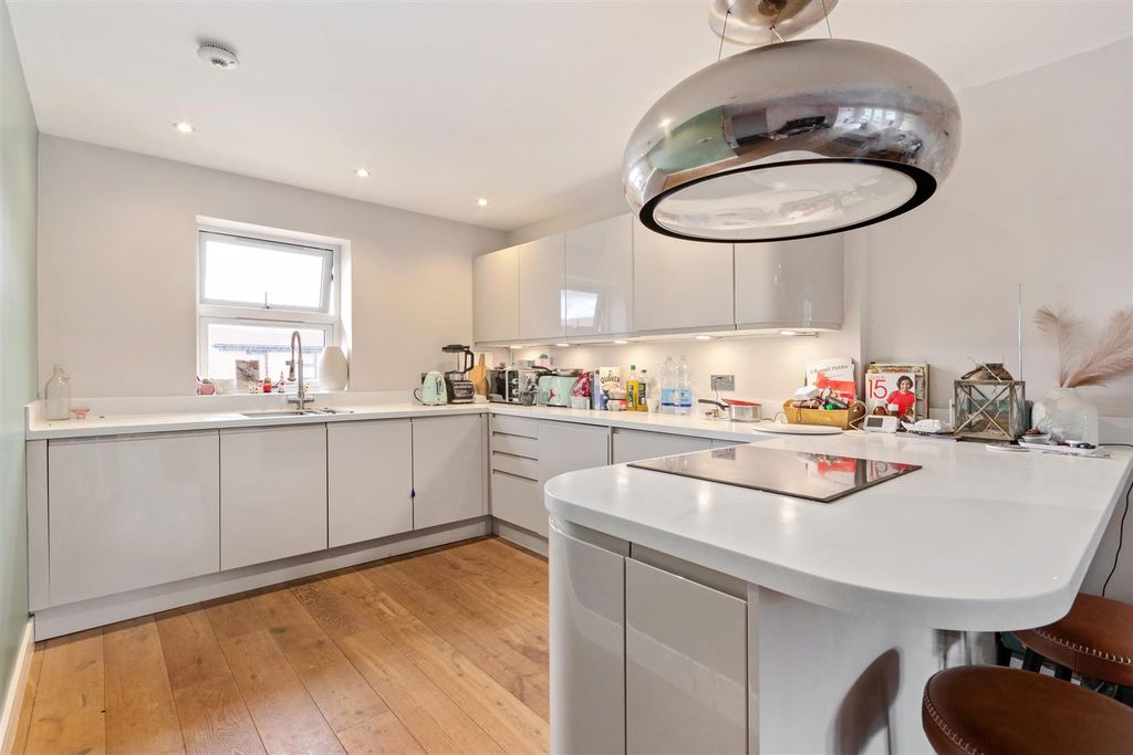 Property photo 1 of 9 Buttermere Close
