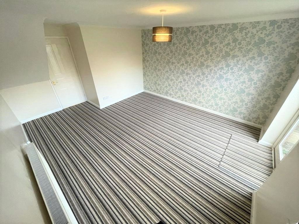 Property photo 3 of 38 Picture No. 02