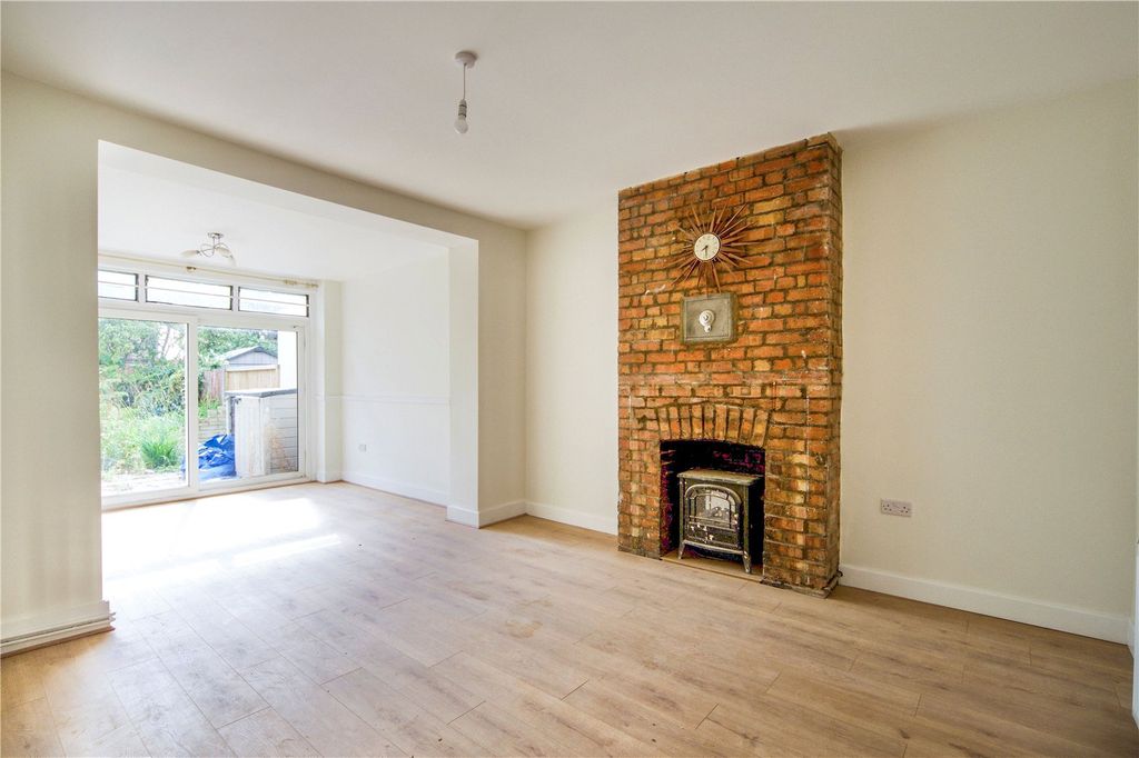 Property photo 2 of 19 Picture No. 15