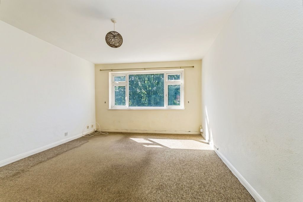 Property photo 2 of 21 Pbox-Img.Jpg