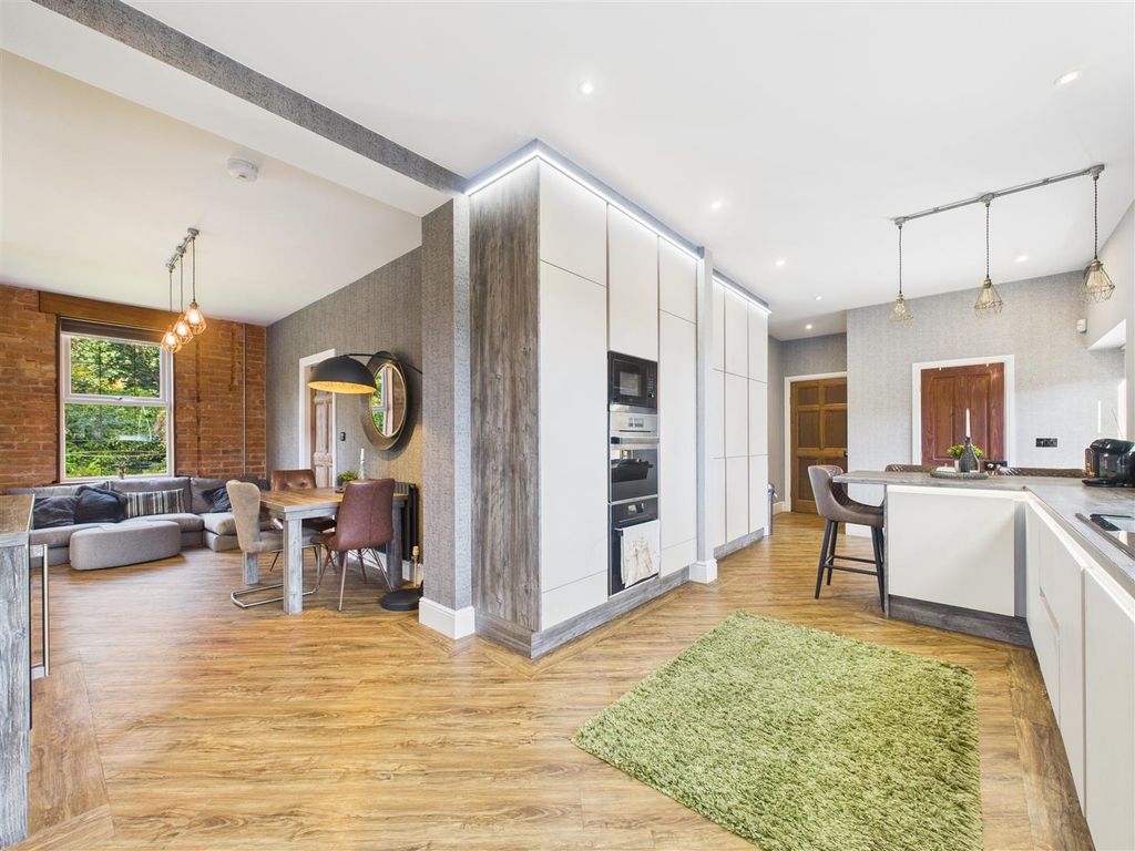 Property photo 2 of 29 Kitchen