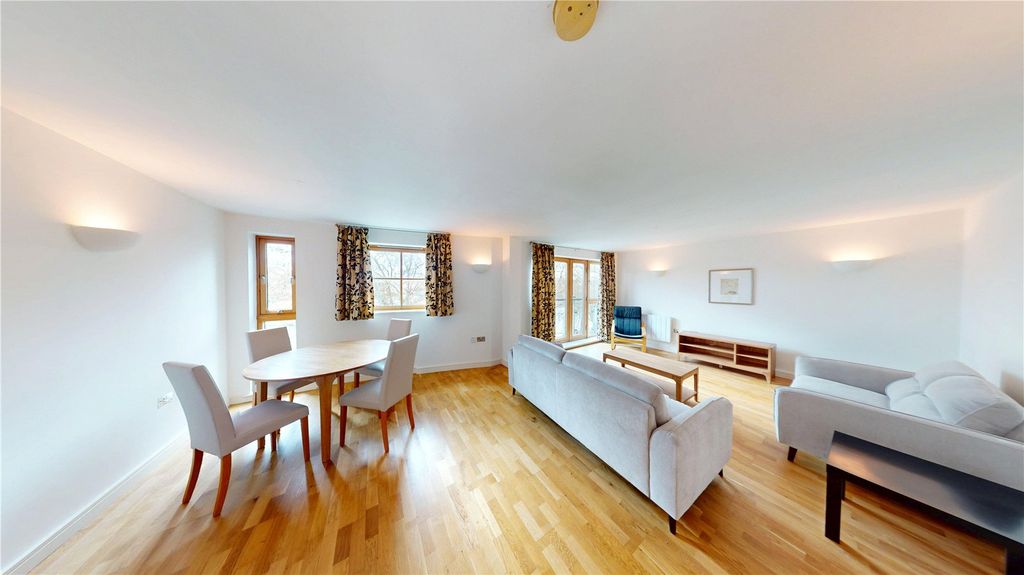 Property photo 2 of 14 Picture No. 02