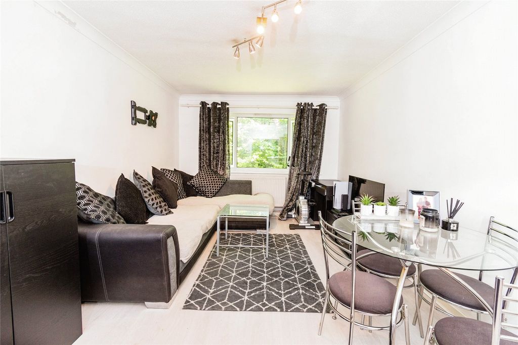 Property photo 2 of 11 Photography