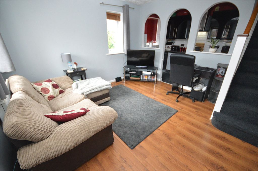 Property photo 3 of 8 Picture No. 06