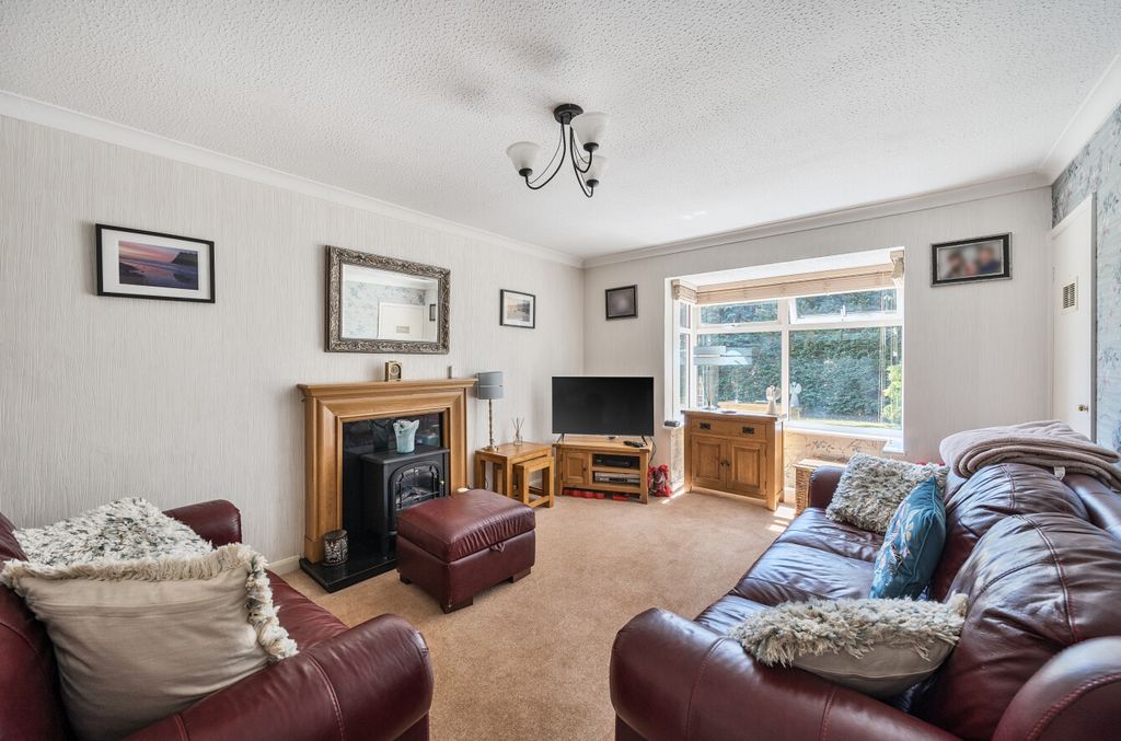 Property photo 2 of 17 1321322-37-686d1B...