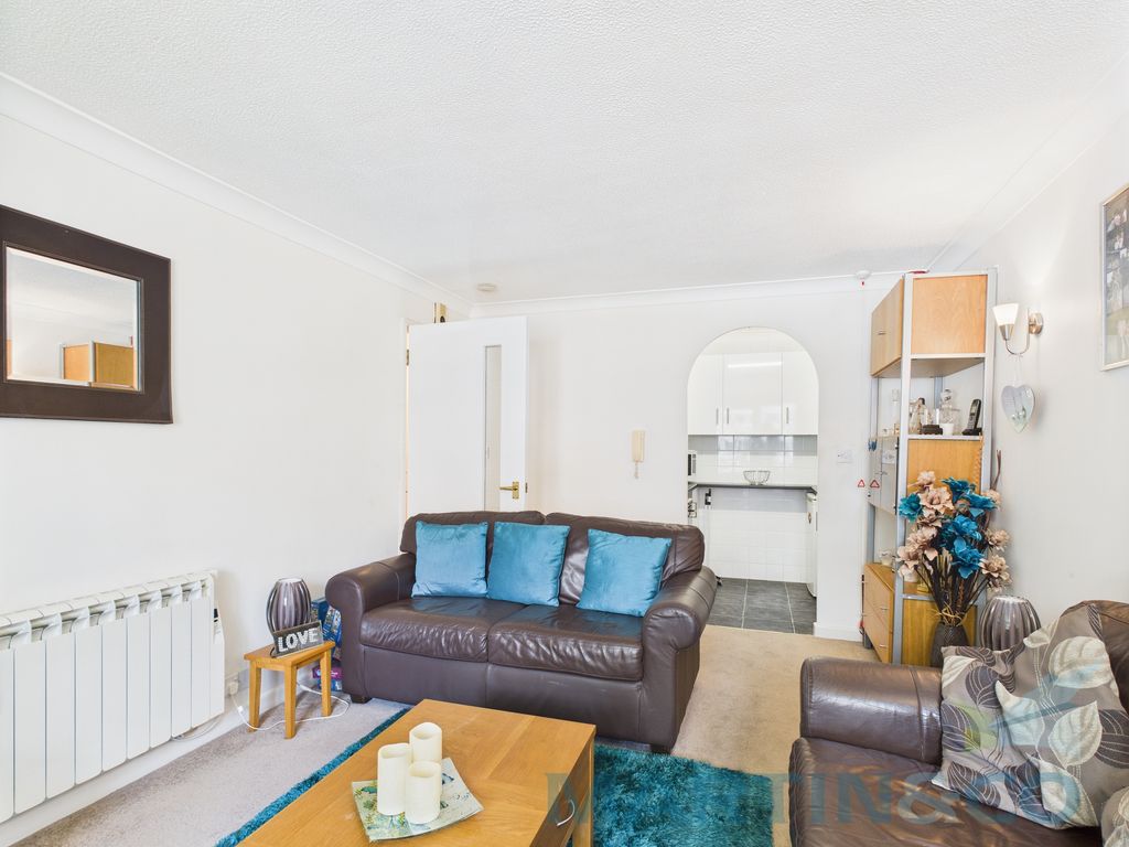 Property photo 2 of 12