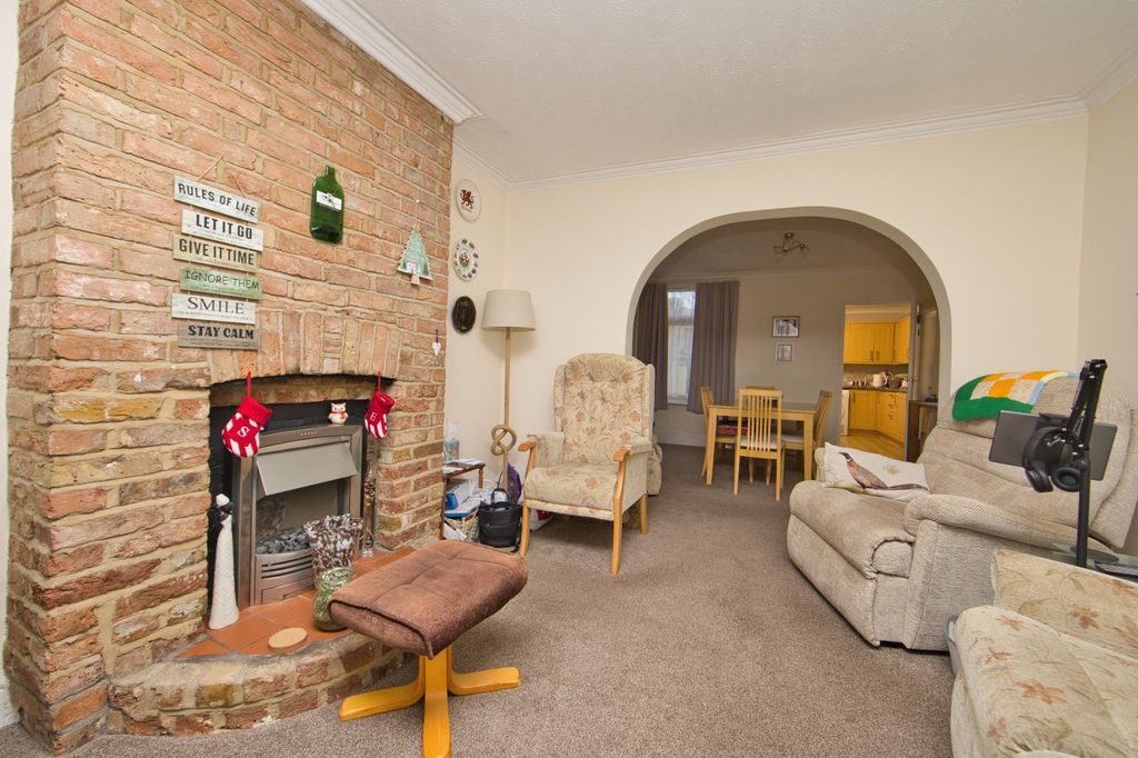 Property photo 2 of 9 Picture 2